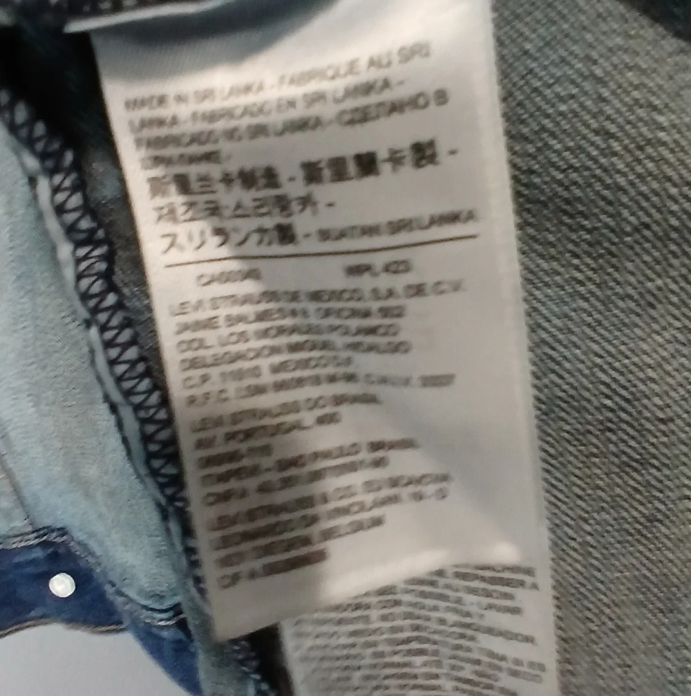 Levi's Jean Jacket Women's Small Coastal Cowgirl Trucker Denim - Picture 3 of 6